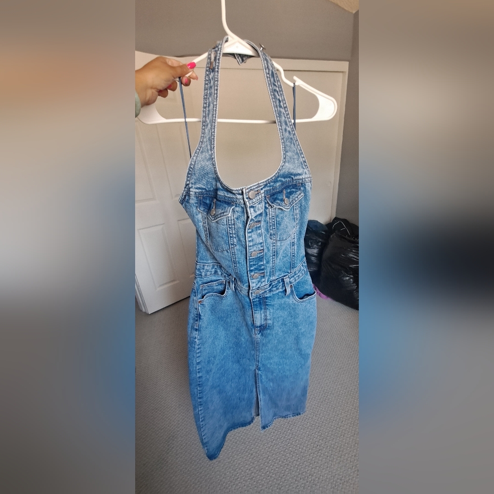 Universal thread halter jean dress